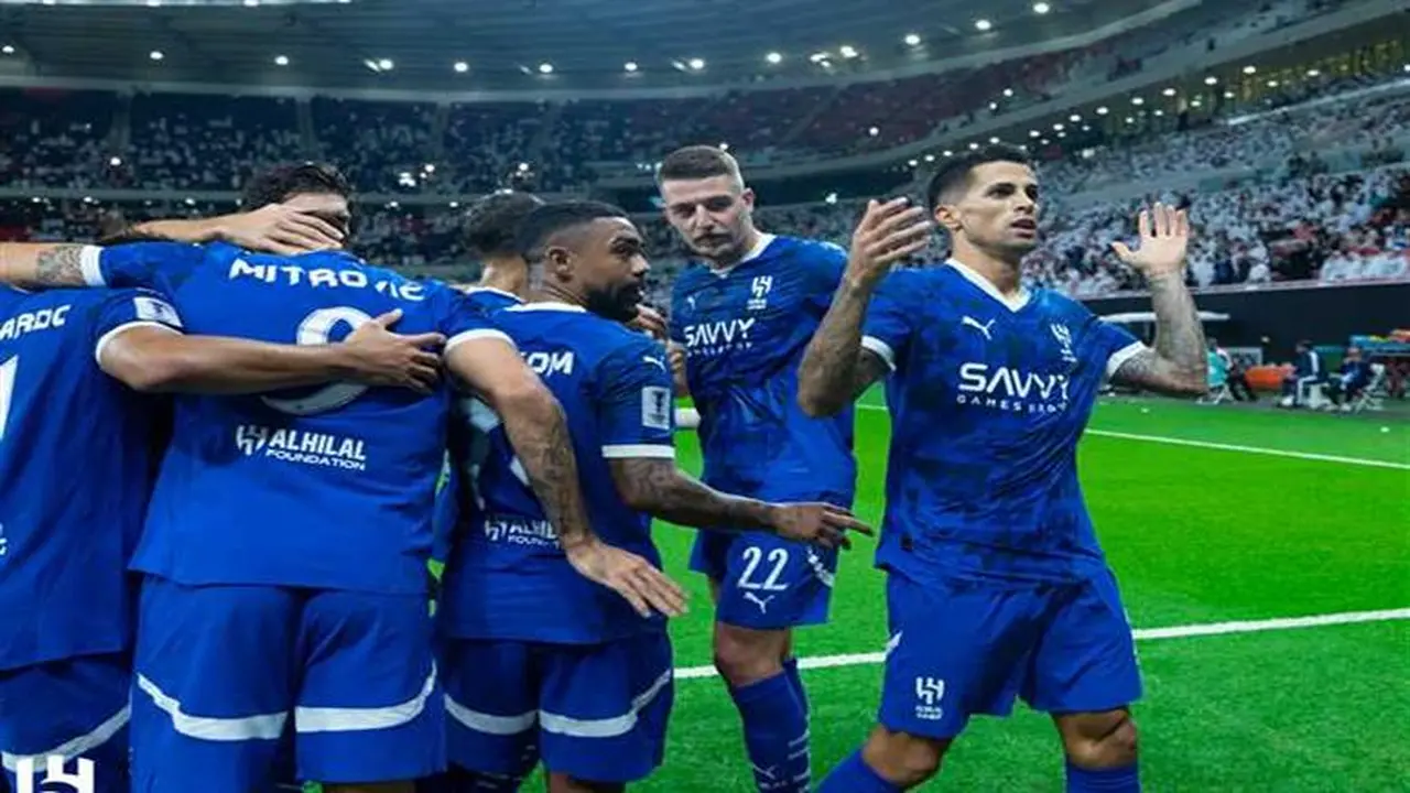القنوات الناقلة لمواجهة الأهلي القطري والهلال السعودي في قمة الليلة المرتقبة